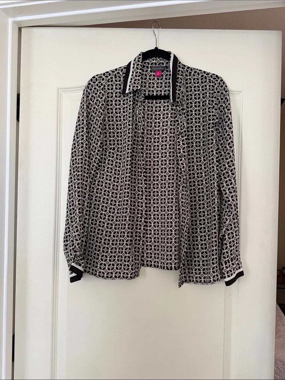 Vince Camuto Black and White Geometric
